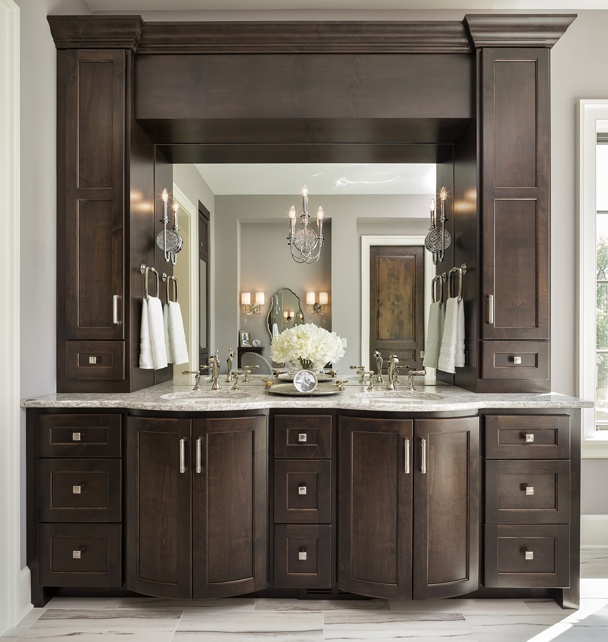 Custom made Bathroom Vanities Manufacturer